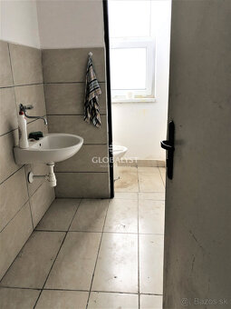 Obchodné priestory - 735 m2 - v nákupnom centre na Jazere - 9