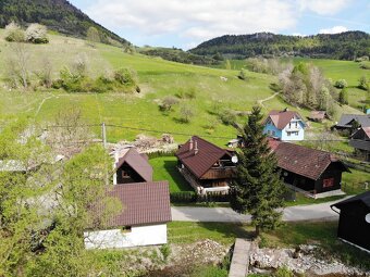 Chalupa vedená ako rodinný dom | 660 m2 pozemku | Garáž - 9