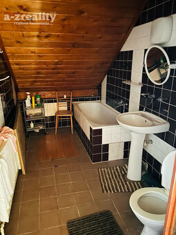 Ponúkame na predaj 4-izbový dvojpodlažný rodinný dom s teras - 9