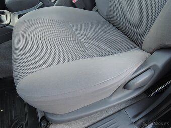 Toyota Hilux 2,5 D-4D 4x4 1.maj ČR HardTop DPH 2013 - 9