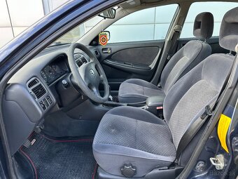 Toyota Avensis 1.6 benzín - 9