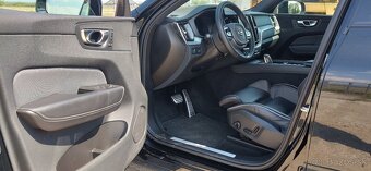 Volvo XC60 2.0 B4 mHEV R-Design A/T - 9