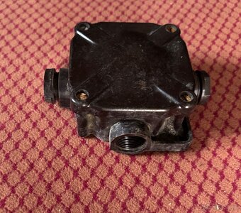 Zásuvky,Zástrčky - 9