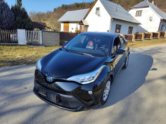 Toyota C-HR 1.8 Hybrid E-CVT rok 2021 - 9