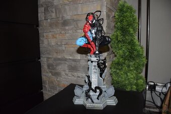 Spider-Man & Venom LED osvetlena figurka - 9