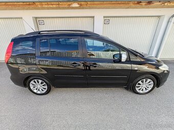 Mazda 5 2.0 Diesel 7 miestne Van - 9