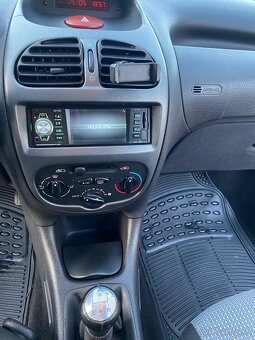 Peugeot 206 1.4 HDI 50 kw 2004 - 9