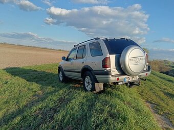 Opel Frontera, ročník 2003..karoséria AC kombi. 2,2 Tdi 88kw - 9