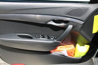HYUNDAI i40 Business 1,7 CRDi 104 kW A/T - 9