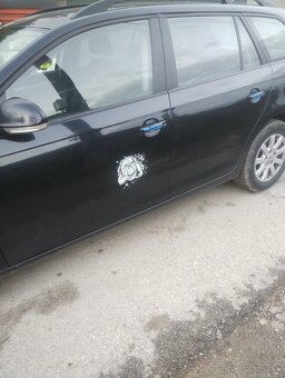 Rozpredám Volkswagen golf 6 combi 1,6 tdi - 9