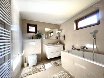 Na predaj útulný rodinný dom po rekonštrukcii s garážou, pek - 9