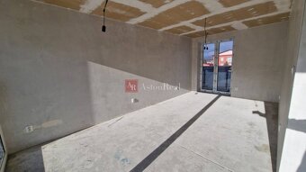 Novostavba- 3izbovy byt s balkónom a obrovskou terasou 180m - 9