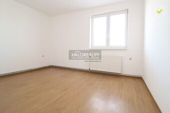 HALO reality - Prenájom, trojizbový byt Nové Zámky, zrekonšt - 9