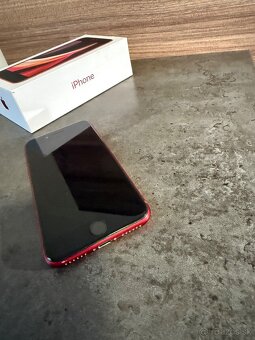 iPhone SE Red 2020 - 9