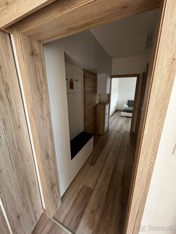 Slnečný podkrovný 2 izb. byt - Žilina, Hájik - 9