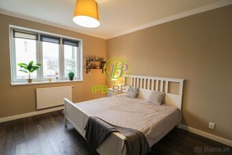 Kompletne zrekonštruovaný priestranný 5-izbový rodinný dom v - 9