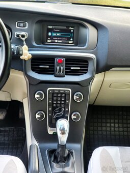 Volvo V40 D3 AT 5 valec 117 tis  km - 9