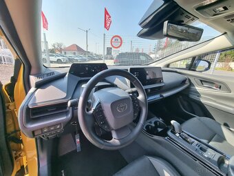 Toyota Prius 2.0 Plug-in Hybrid e-CVT za 34.990 € s DPH - 9
