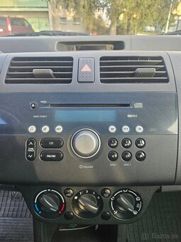 Suzuki swift 1.3 16v - 9