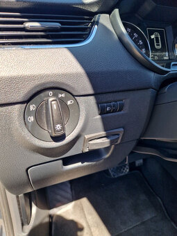 Škoda Octavia Combi 2.0 TDI Style DSG - 9