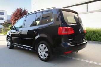Volkswagen Touran 1.6 TDI DSG - 9