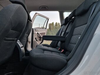 Škoda Octavia Combi 1.6 TDI Ambiente Max R.V.2012. - 9