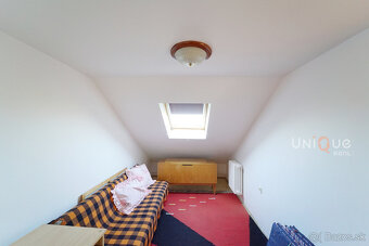 NA PREDAJ RODINNÝ DOM V OBCI LIPOVÉ NA VEĽKOM POZEMKU - 9