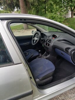 Predám peugeot206 na náhradné diely - 9
