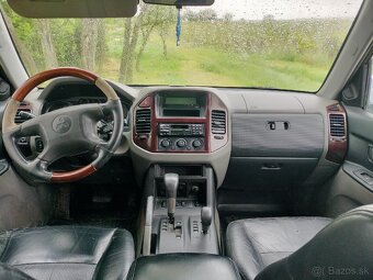 Mitsubishi Pajero 3.2 DiD 121KW AT/5 4x4 Uzávierka 2001 - 9