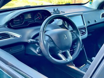 Peugeot 2008 1.2 PureTech Style E6.2 - 9