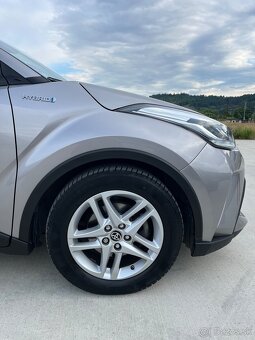 Toyota C-HR 1.8i Hybrid 2022 Automat - 9