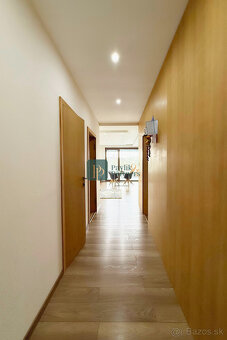 Predaj krásny zariadený 4 izbový rodinný dom, bazén, 760m2 p - 9