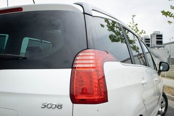 Peugeot 5008 1.6 HDi 88kw 7 MIEST / AJ NA SPLÁTKY / - 9
