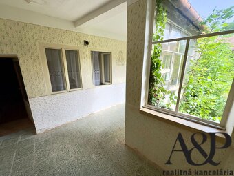 NA PREDAJ 4 IZB. RODINNÝ DOM, POZEMOK 1166M2, KOVÁLOVEC, okr - 9