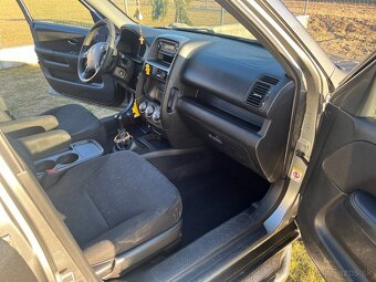 Honda CR-V 2.0i - 9