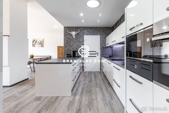 6 IZBOVÝ BUNGALOV S BAZÉNOM V KRÁSNEJ NA BREHU - 9