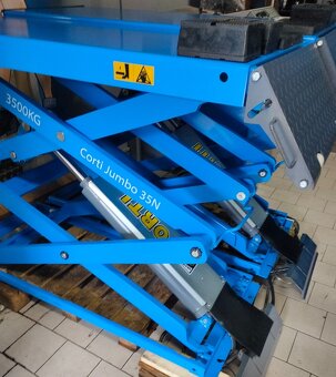 Nožnicový zdvihák 3.500 kg(na-do podlahy)ZÁRUKA - 9