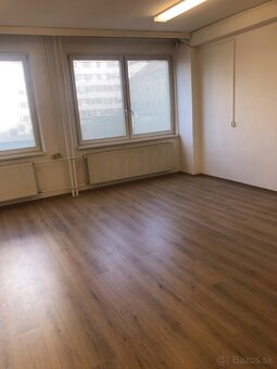 Prenajom kancelárii v BUSSINESS CENTRE OFFICE G2 - 9