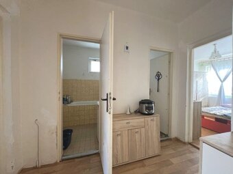 Na predaj 3 izbový tehlový byt s vlastným kúrením, Dulovce - 9