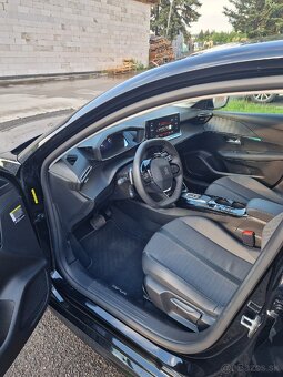 Peugeot 208 - 9