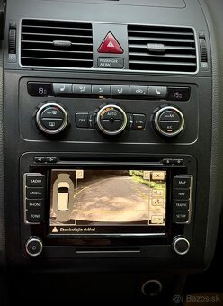 Volkswagen Touran 2.0 TDi DSG Highline - 9