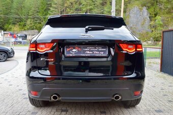 Jaguar F-Pace 2.0D I4 240k R-Sport AWD A/T --- 2019 --- - 9