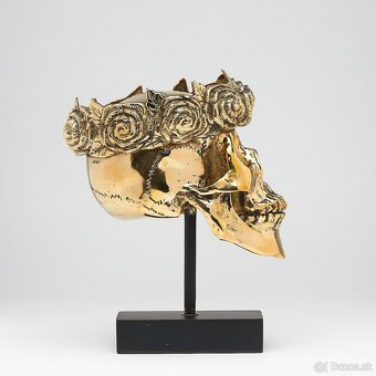 Bronzová lebka s korunkou z ruží - ručná indonézska práca - 9