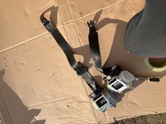 VW TIGUAN II 5NA zadni pasy 15-20 pravy levy - 9