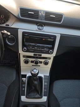 VOLKSWAGEN PASSAT 1.6 TDI B7 - 9