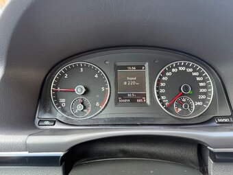 Volkswagen Touran 2,0 TDi Dsg 7miest - 9