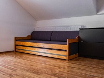 Moderný poschodový 5i rodinný dom so suterénom v Šoporni - 9