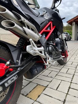 Predám motorku Benelli TNT 125 - 9