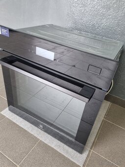 Vstavaná parná rúra Elektrolux 800 SteamBoost EOB8S39WZ - 9
