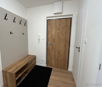 MODERNE ZREKONŠTRUOVANÝ 2i BYT BLÍZKO CENTRA MESTA - 9